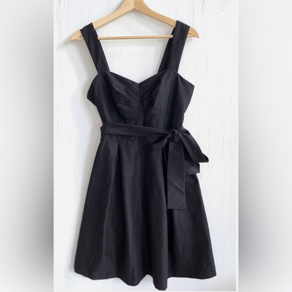 White House Black Market Black Fit & Flare Dress Tie Belt Pleats Size 4